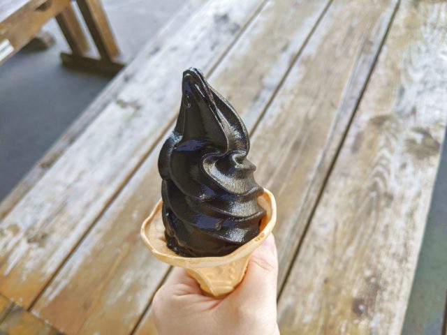田川にある道の駅いとだで炭鉱ソフトクリームを食べた！