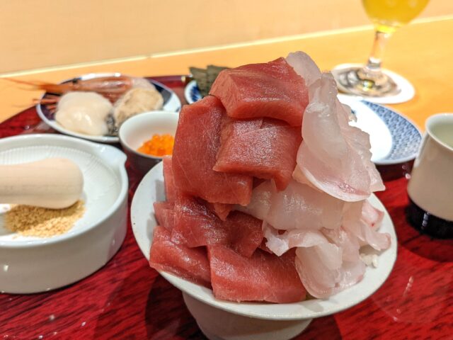 小倉北区にある割烹やまだでのっけ放題丼 松を食べた！